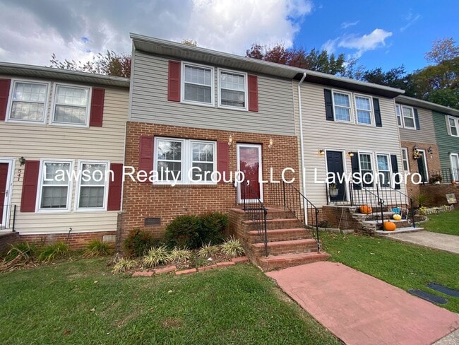 Building Photo - Charming Salem Townhome