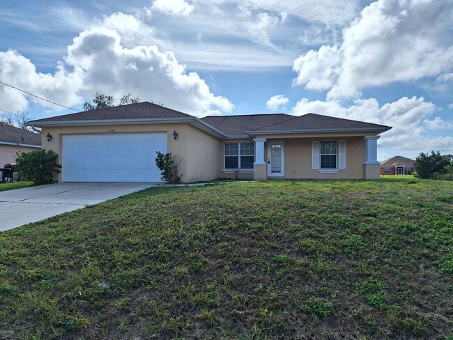 Single Family Home 3/2 , 2 car garage. MOV... - Single Family Home 3/2 , 2 car garage. MOV...