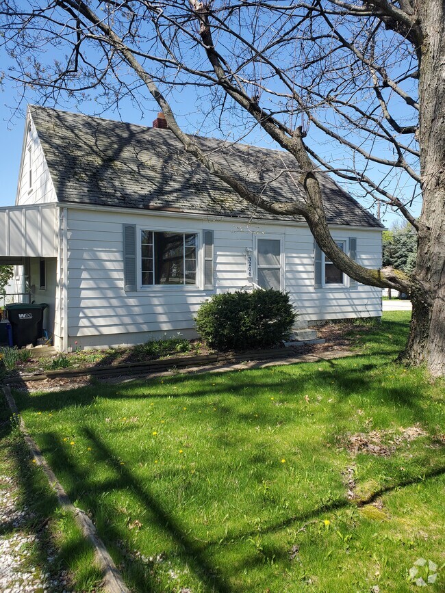 Building Photo - 3206 Highland Rd Rental