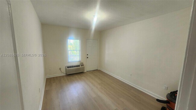 847 81st St Unit 5