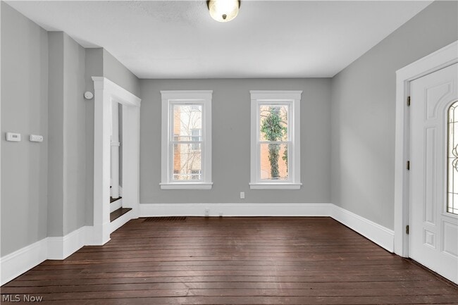 Photo - 1528 Newman Ave