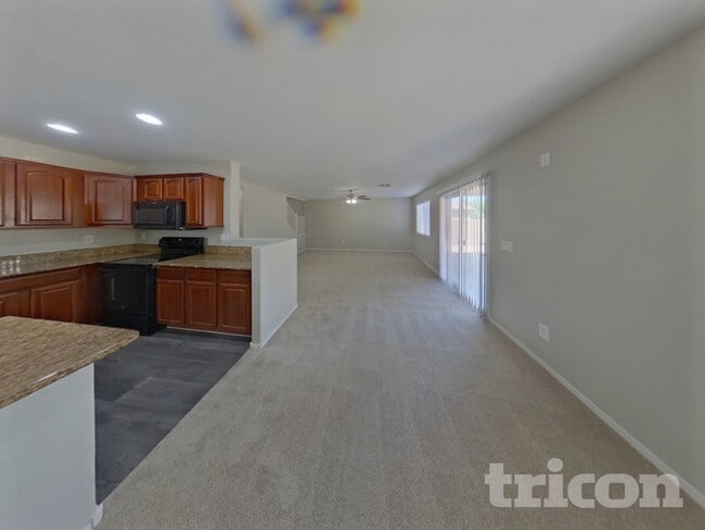 Photo - 43386 W Arizona Ave