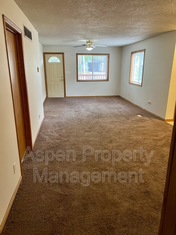 Photo - 917 S 3rd St