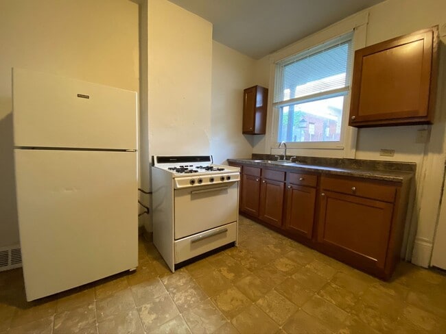 Photo - South Oakland 2BR Duplex with Back Yard Sp...