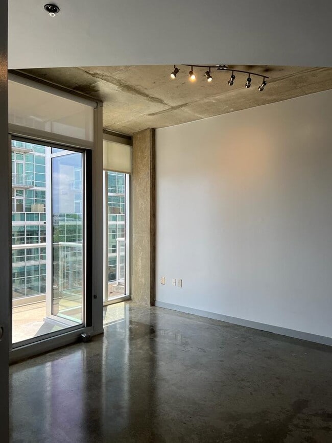 Living Room Nook Detail - 600 12th Ave S Unit 816
