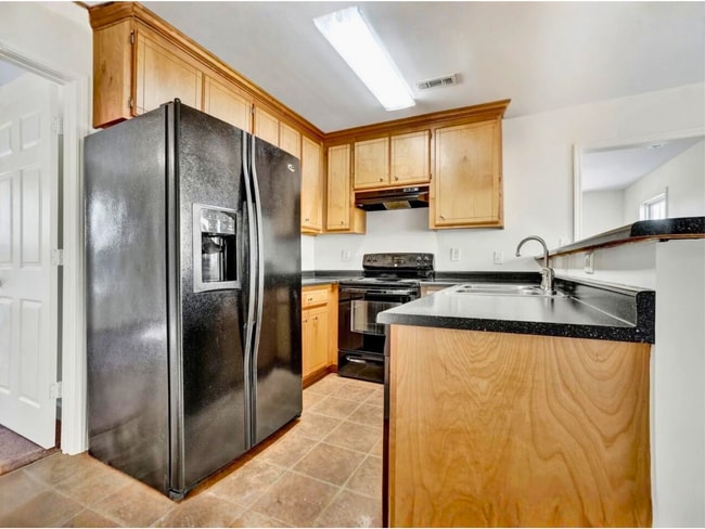 Photo - 305 S Calhoun St