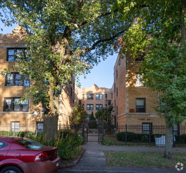 Building Photo - 7327 N Honore St Rental