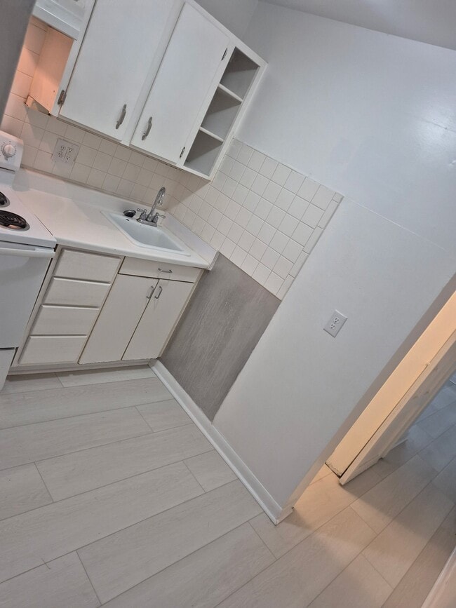 Photo - 6504 Julian Ave Unit c1