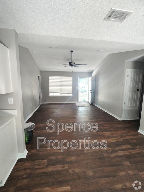 Building Photo - 138 Jeff Dr Rental
