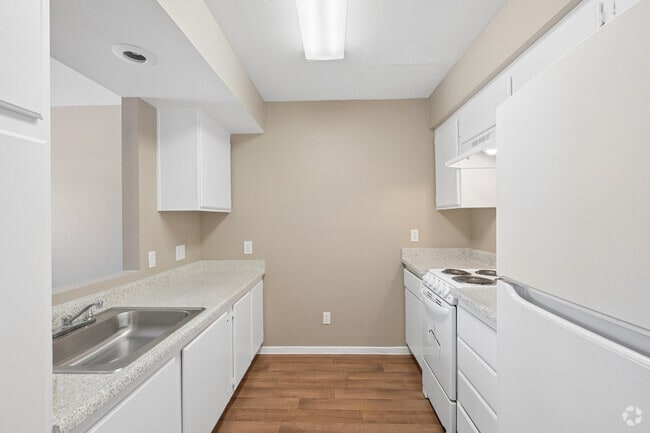 1BR, 1BA - 515SF - Kitchen - Don Dawson