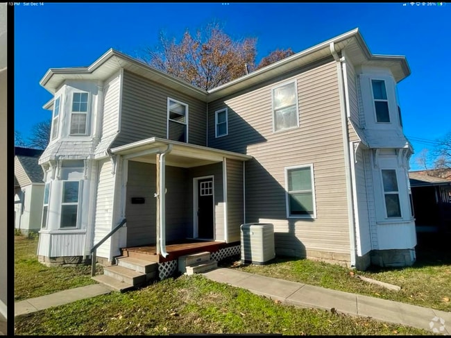 Building Photo - 323 Jackson St Rental