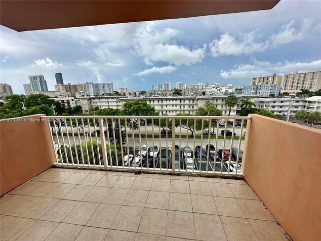 Photo - 2200 E Hallandale Beach Blvd Unit 611