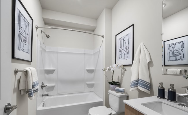 Photo - 2125 Master St