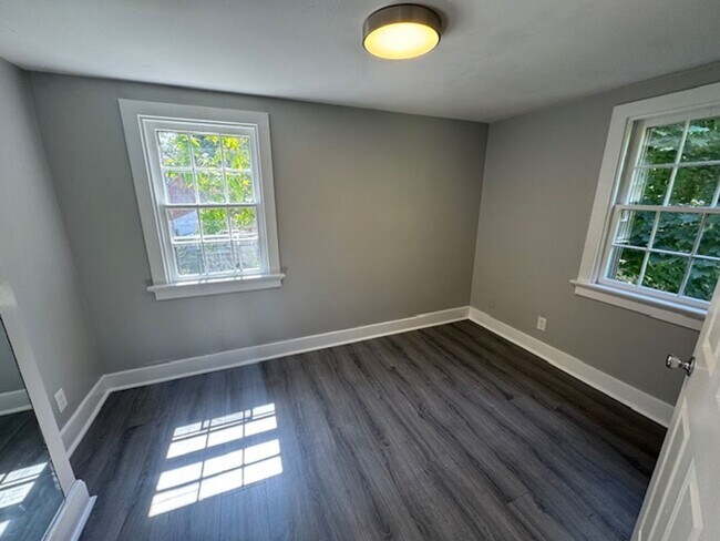 Photo - 305 W Creighton Ave