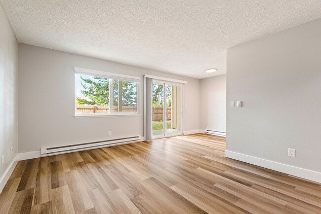 Photo - LOW RENTS | Unionaire Apartments | NEW MAN...