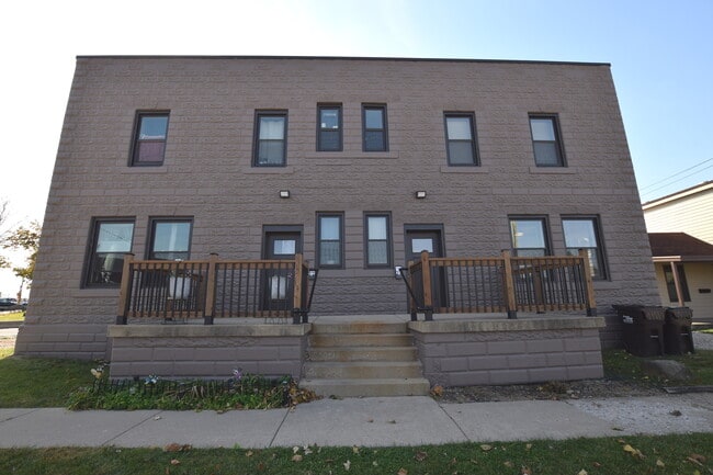 Building Photo - 97 Gates St