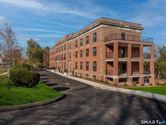 Building Photo - 170 Ridge Rd Unit 406