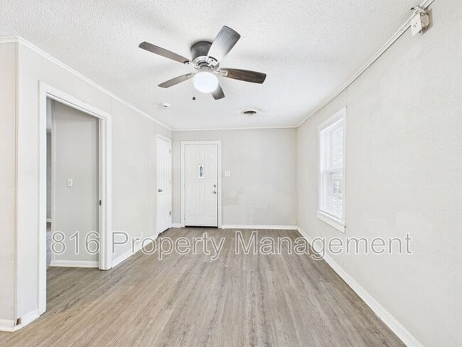 Photo - 1901 S Ash Ave