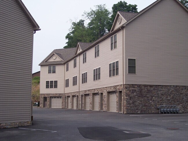 Photo - 2 Bedroom, 2.5 Bath Townhome Near Med Cent...