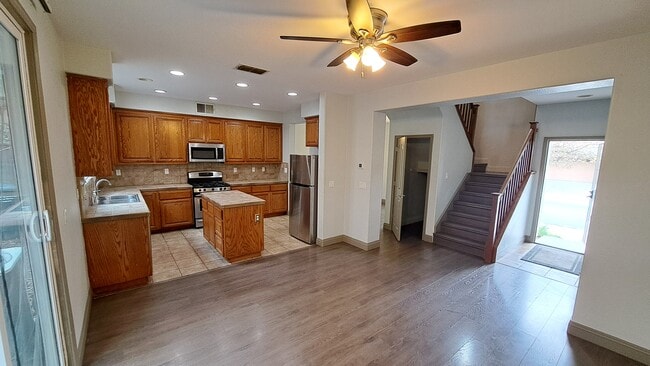 Photo - 5424 Knotty Pine Way