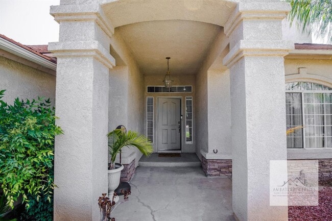 Photo - 933 N Burgan Ave