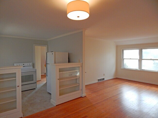 Photo - 1010 S Anderson St Unit #4