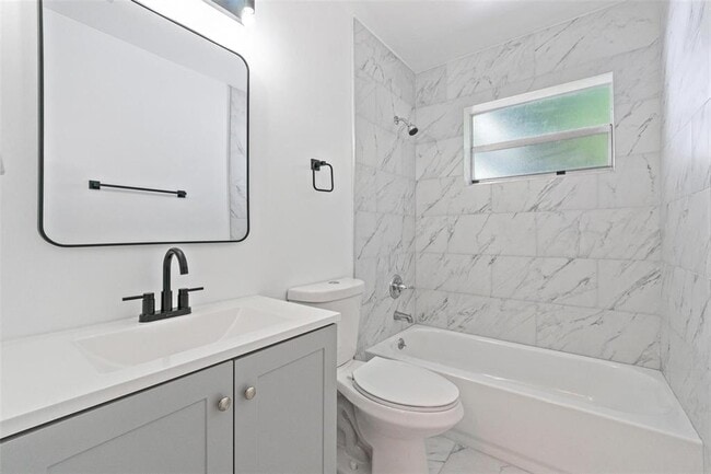 Photo - 1040 NW 23rd Ter