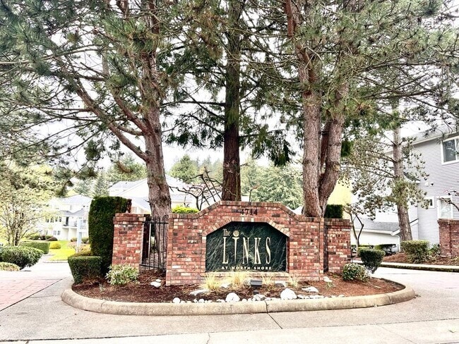 Building Photo - 4714 Fairwood Blvd NE Unit 503 Rental