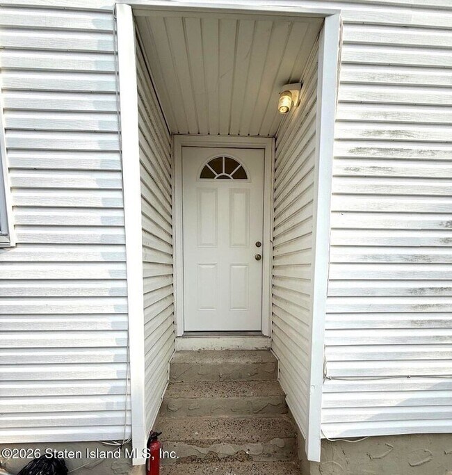 Building Photo - 770 Woolley Ave Unit 2