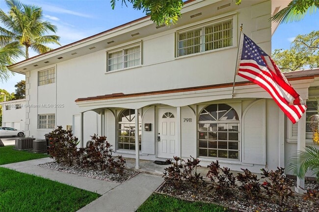 Photo - 7911 Camino Cir Unit B-10