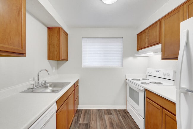 Photo - Maple Crossing