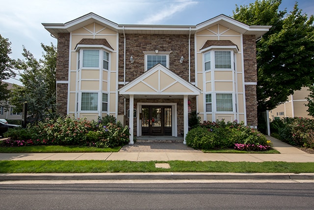 Fairfield Courtyard At Farmingdale - Fairfield Courtyard At Farmingdale Apartments