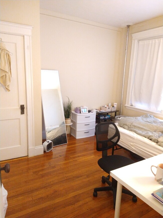 1169 Commonwealth Ave Unit 3