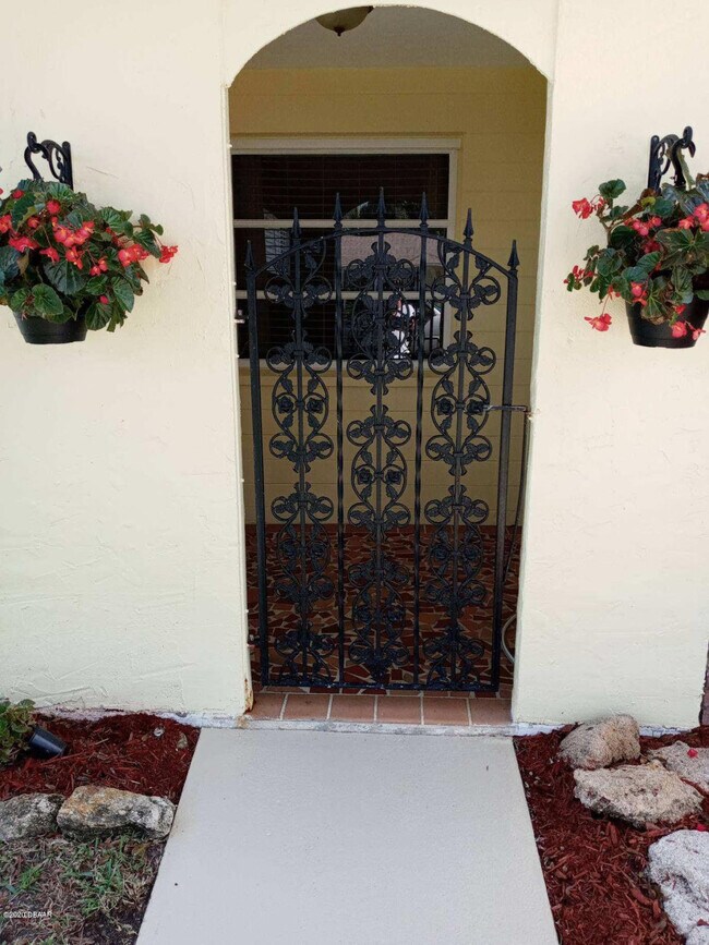 Photo - 136 Valencia Dr