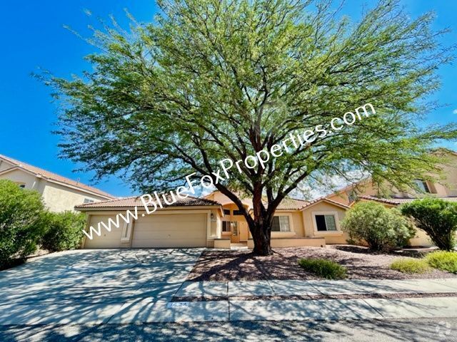 Building Photo - 1422 Blue Saguaro Trail Rental