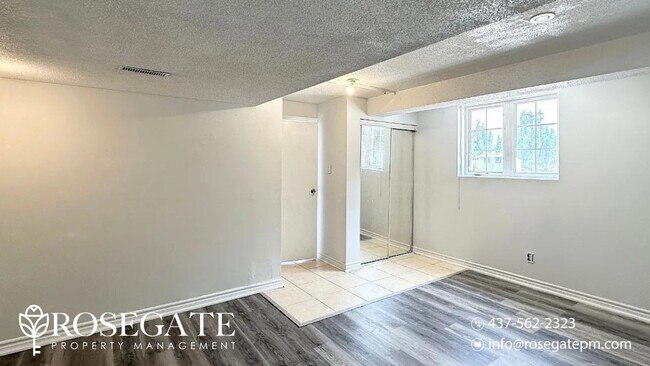 Photo - Spacious 1-Bedroom + Den Apartment in Mark... Unit 2