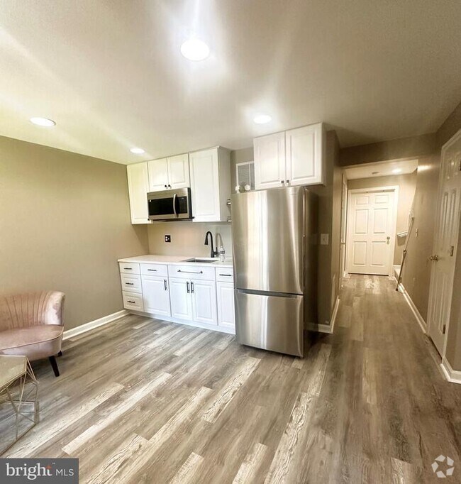 Building Photo - 450 Andromeda Terrace NE Rental