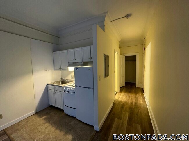 62 Boylston St Unit 319