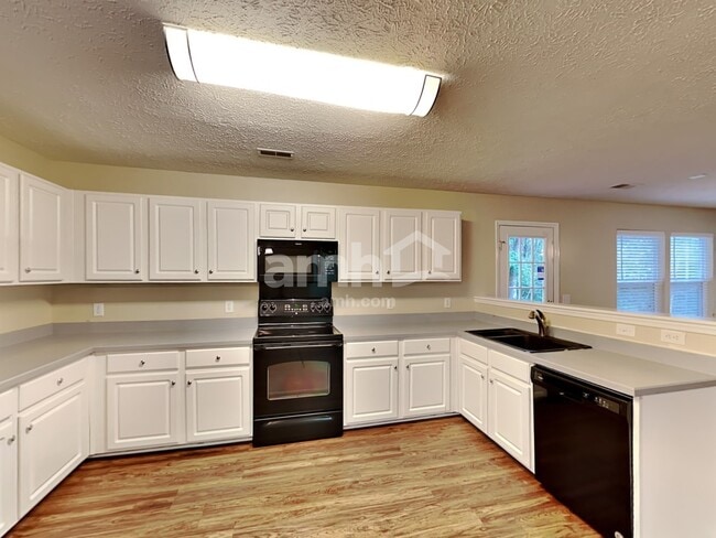 Photo - 136 Trail Ridge Way