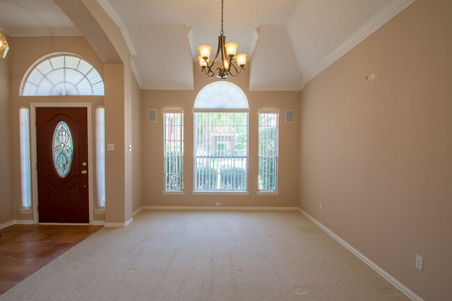 Photo - Updated 3-2-2 in Arlington! Hardwood Floors, Granite Counter Tops!