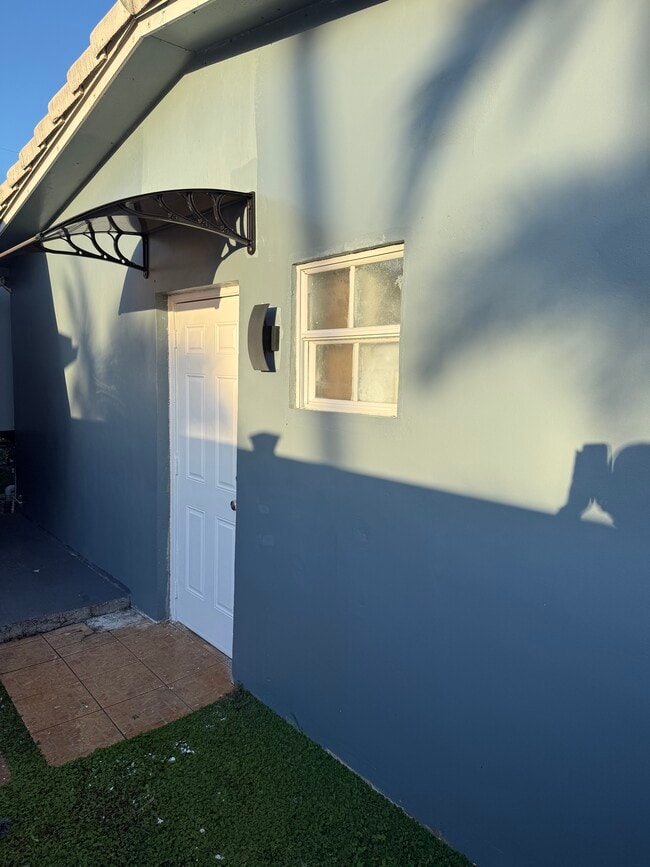 Building Photo - 7311 NW 1st Ct Unit Efficiency