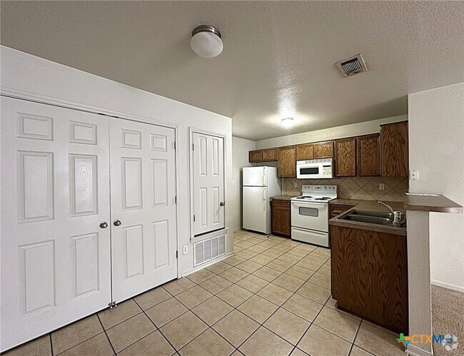 Building Photo - 4106 Shasta Rd Rental