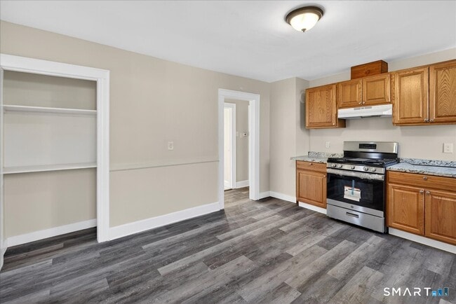 Building Photo - 38 Bristol St Unit 3