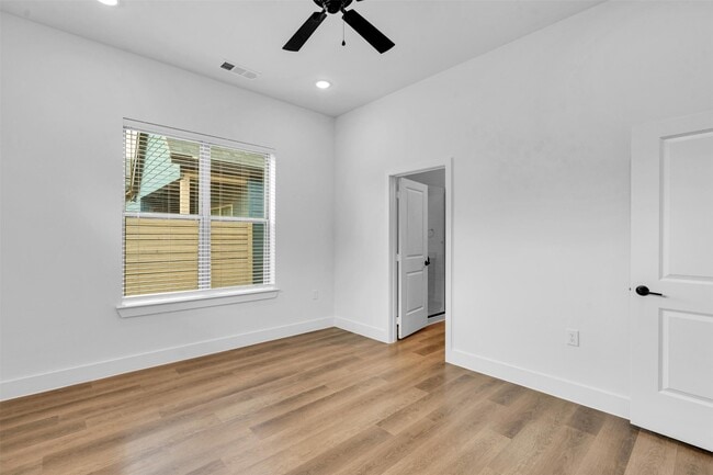 Building Photo - 1417B Forward Dr Rental