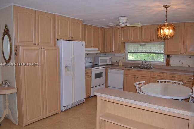 Photo - 1620 SW 64th Way