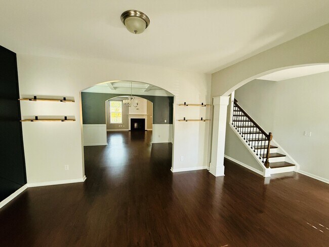 Photo - 223 Charter Oaks Dr