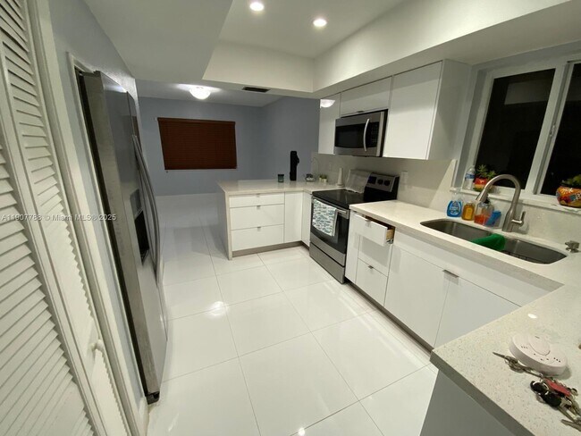 Photo - 10934 SW 146th Ave