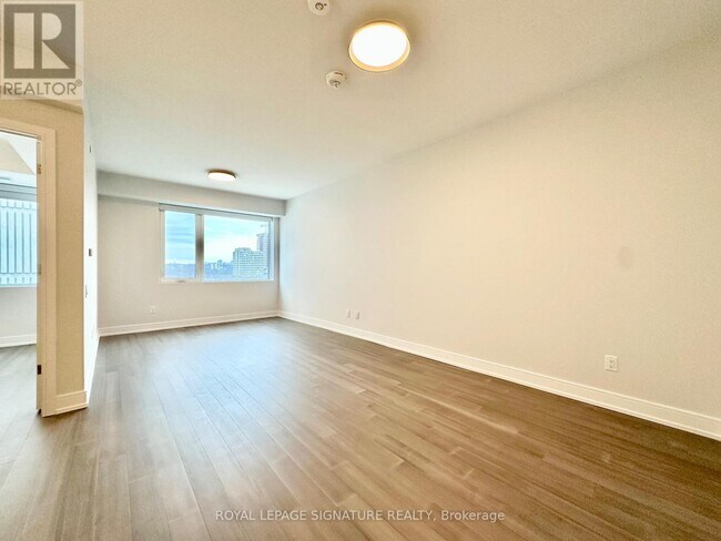 Photo - 664 Spadina Ave. Unit 1002