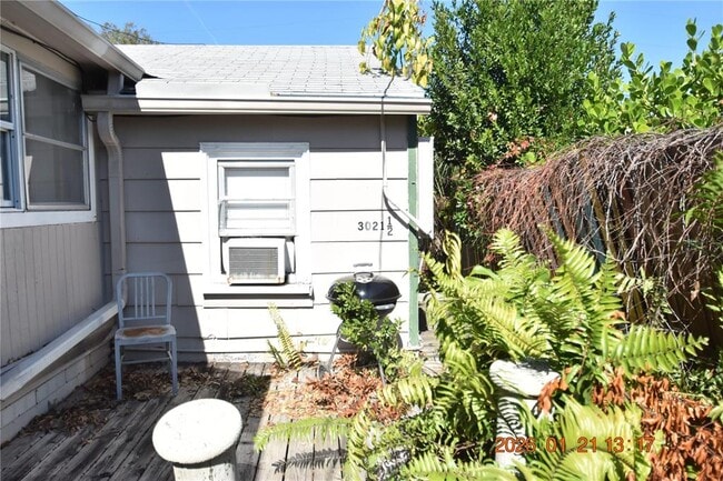 Building Photo - 3021 6th Ave N