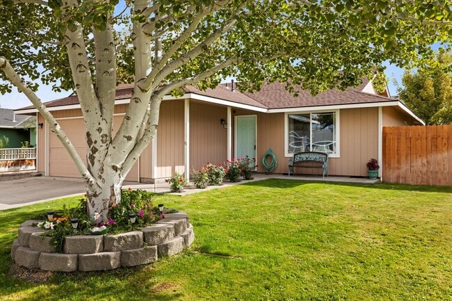 Photo - AVAILABLE SEPTEMBER!!!! Beautiful 3bed/2bath house in Pasco, Washington. - APPLY NOW!!!